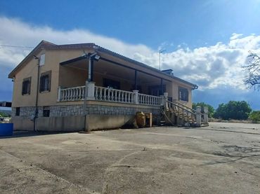 Country house for sale in Villanueva de Perales