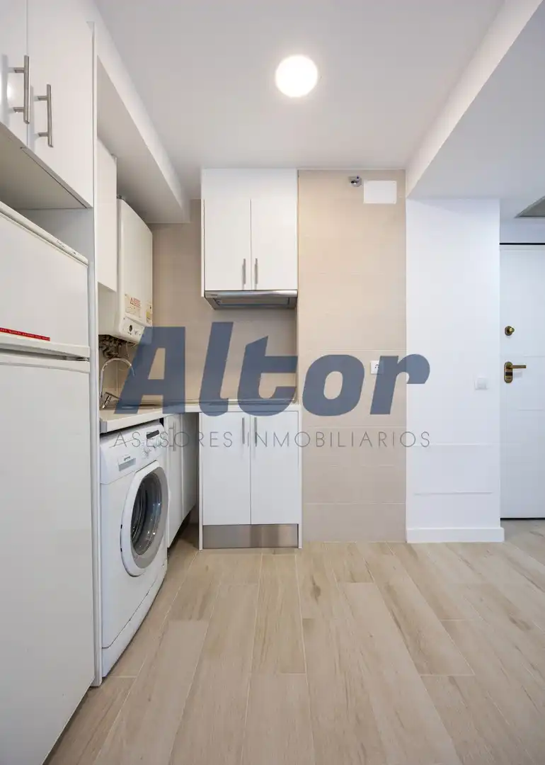 Kitchen of Flat for sale in Madrid  with Air Conditioner, Heating and Storage room
