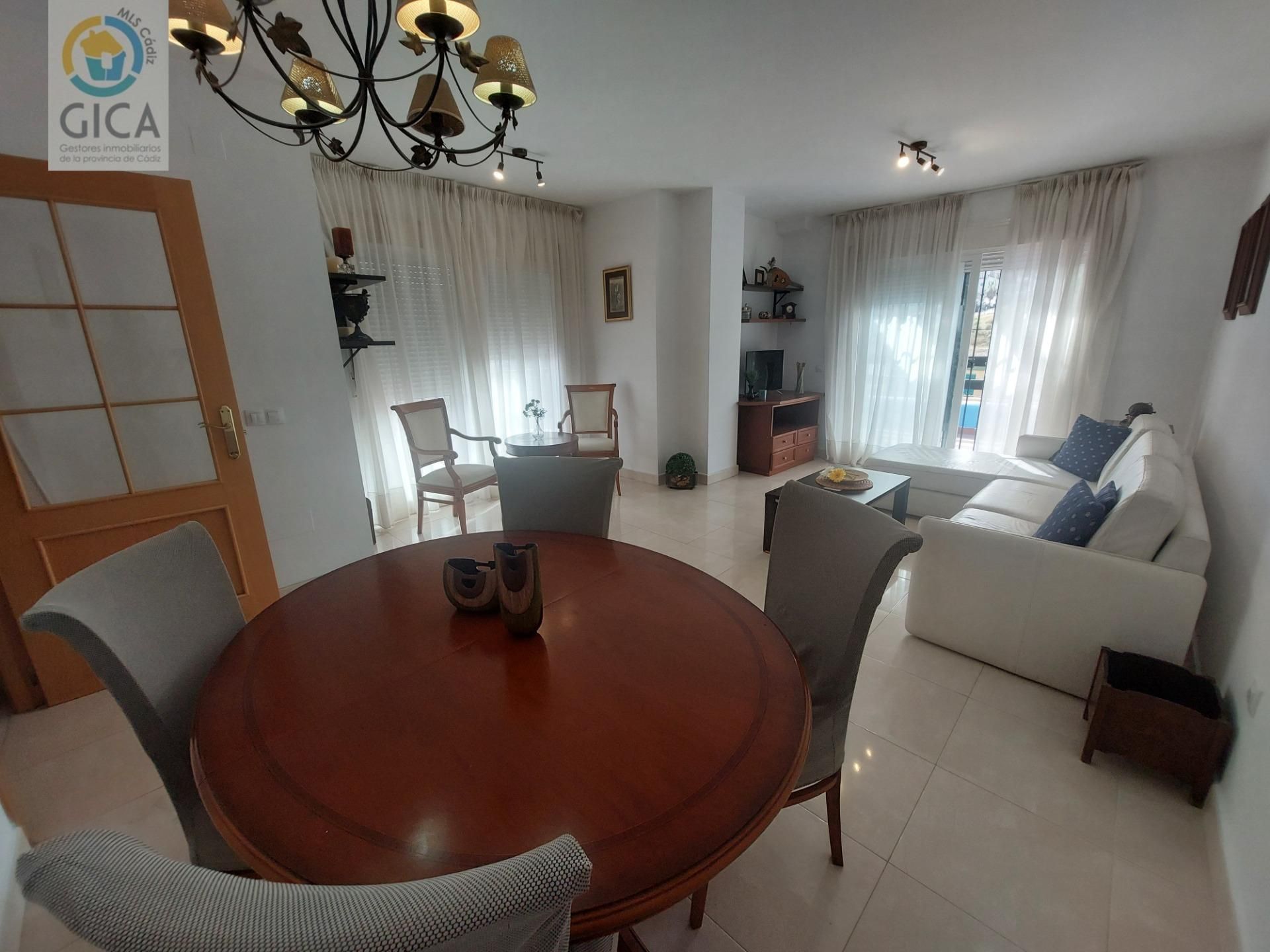 Sala d'estar de Pis en venda en Algeciras amb Jardí privat, Terrassa i Traster