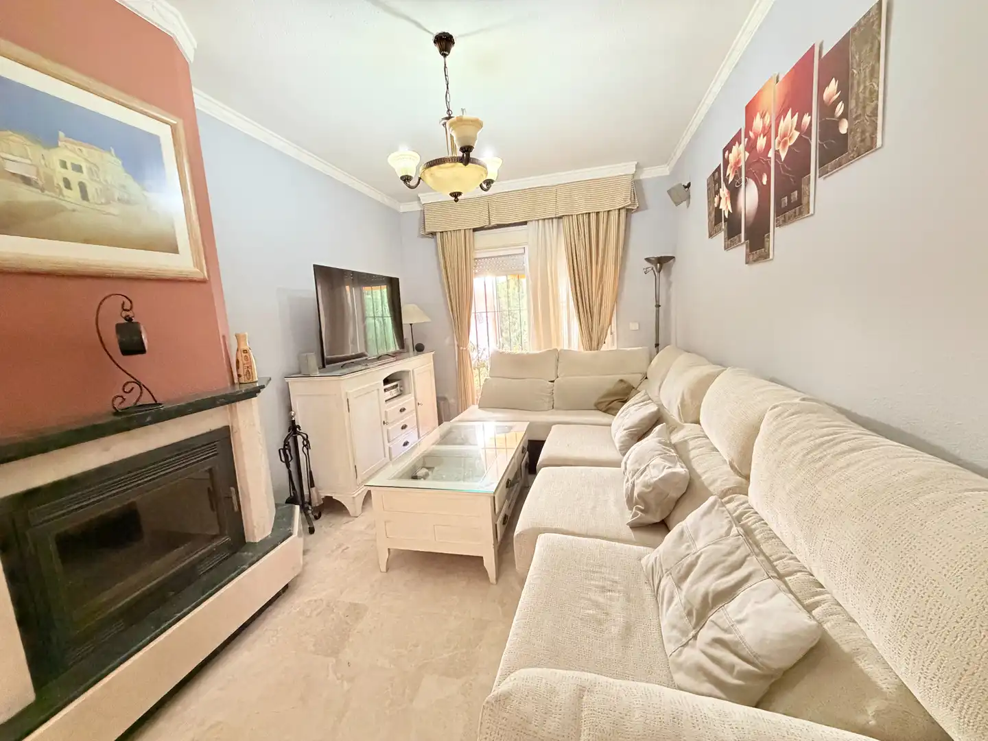 Living room of Detached homes for sale in Castilleja de Guzmán  with Air Conditioner, Terrace and Swimming Pool