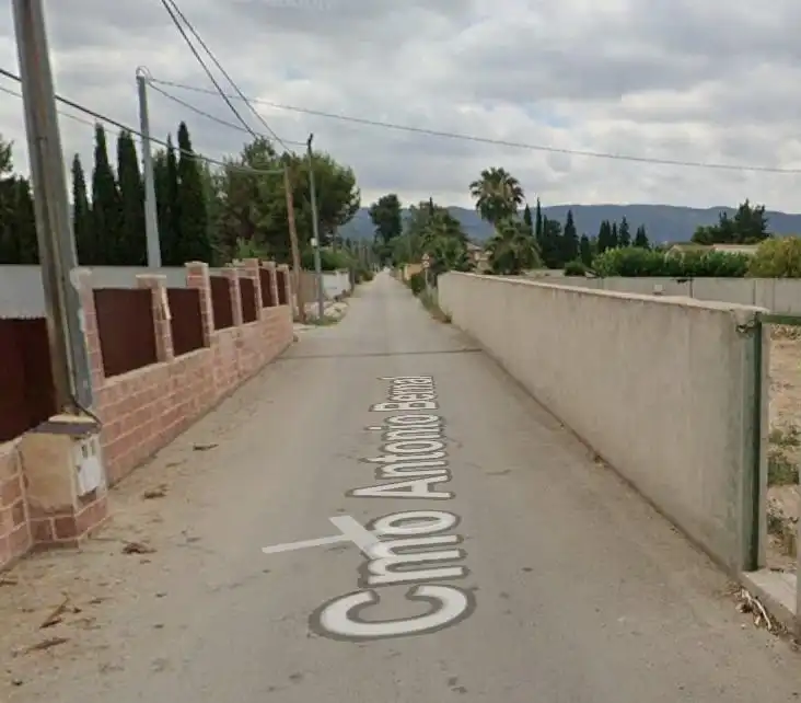 Casa amb jardí en venda a ANTONIO BERNAL
