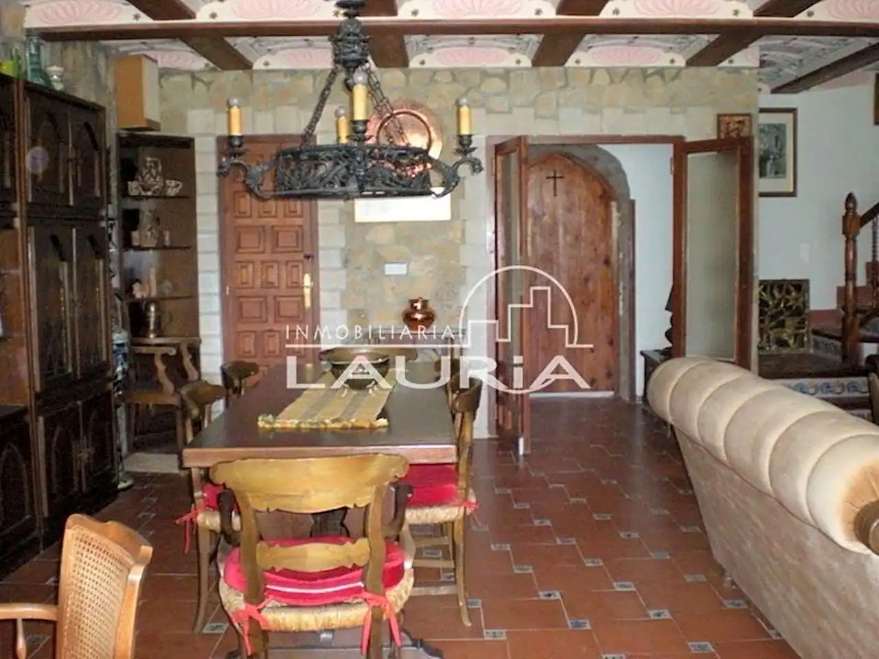 Houses for sale in Alpuente  with Air Conditioner and Terrace