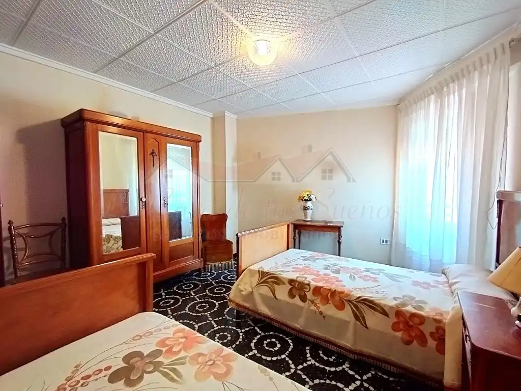 Schlafzimmer von Wohnung zum Verkauf in Sax