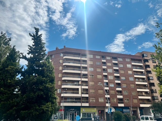 Vista exterior de Piso en venta en  Zaragoza Capital con Aire acondicionado, Calefacción y Balcón