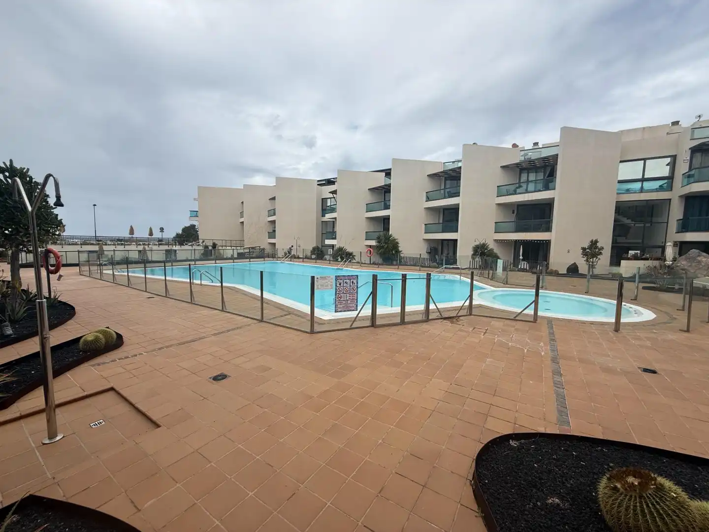 Piscina de Apartament en venda en La Oliva amb Terrassa, Balcó i Piscina comunitària
