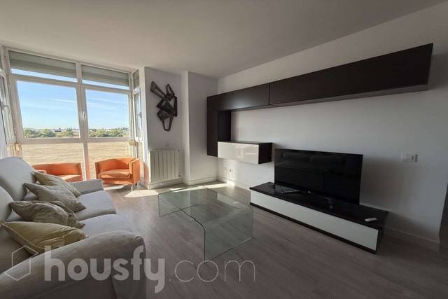 Piso en Alquiler en Calle de las Trompas, . en Cuatro vientos