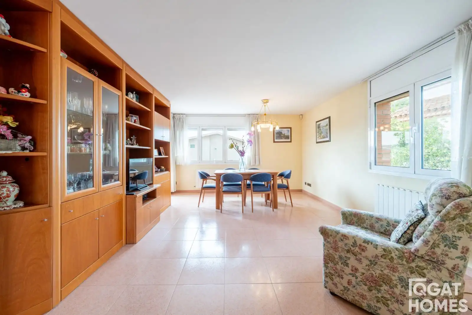 Sala d'estar de Casa o xalet en venda en Sant Cugat del Vallès amb Calefacció, Terrassa i Piscina