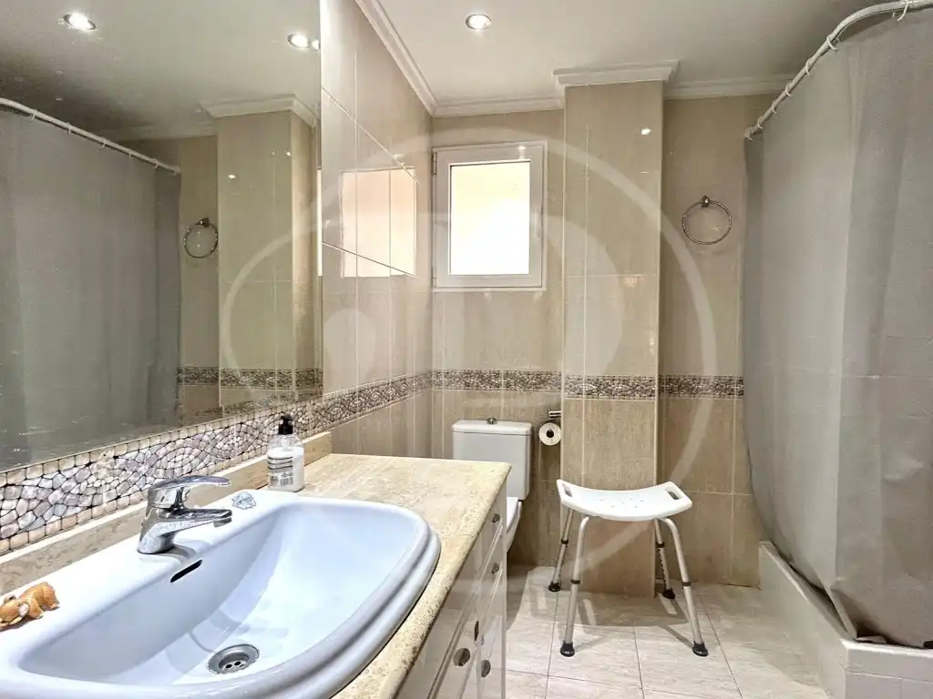 Baño de Apartamento en venta en Valencia con Aire acondicionado y Balcón