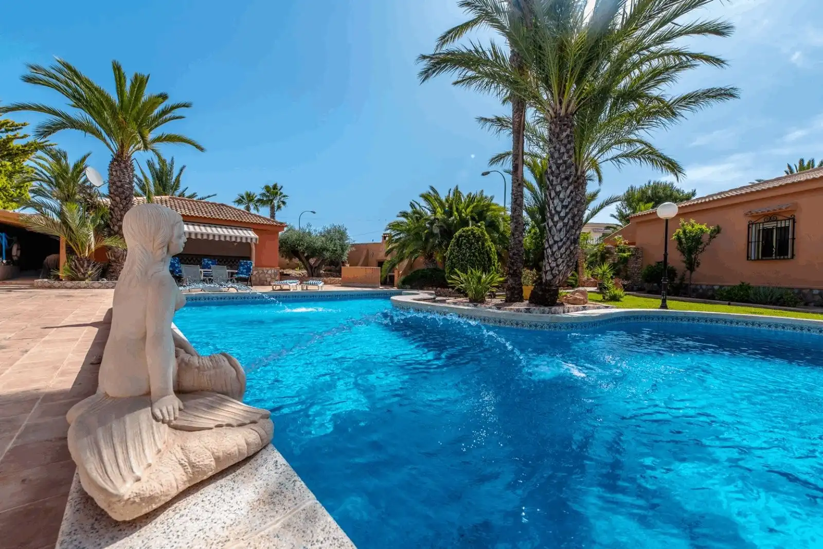Villa avec piscine à vendre à Calle Calle Huelma