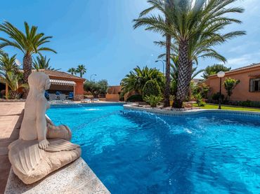 Villa avec piscine à vendre à Calle Calle Huelma
