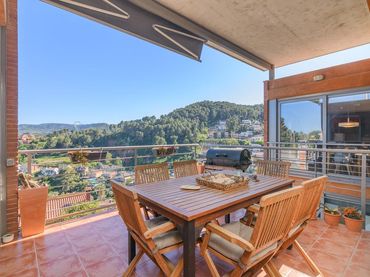 Maison avec balcon à vendre à Vallirana