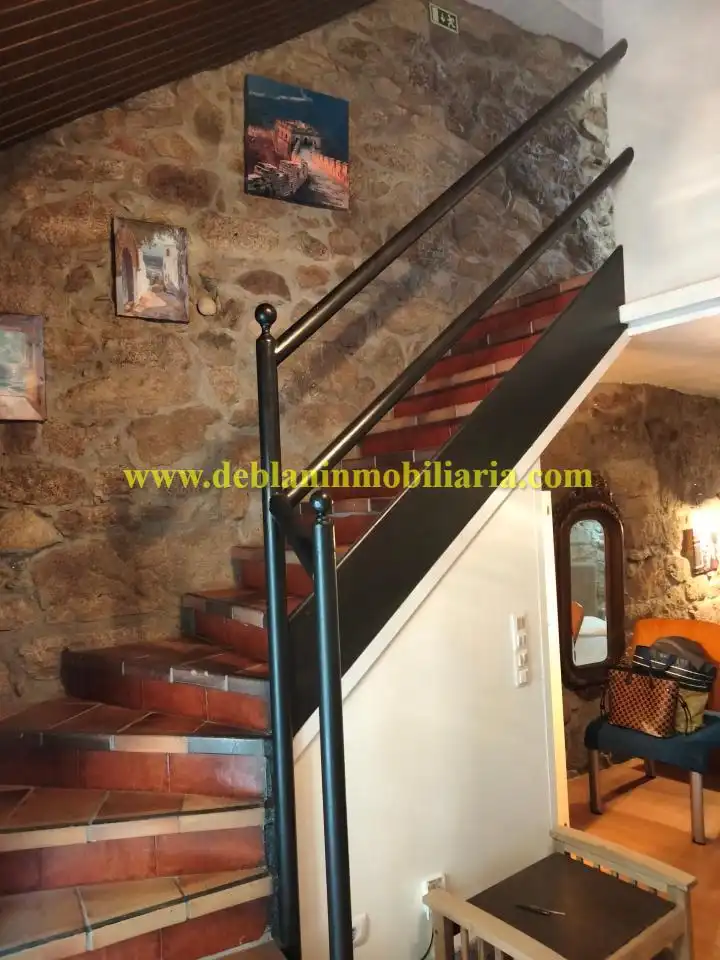 Haus oder Chalet zur Miete in Tui mit Terrasse und Möbliert