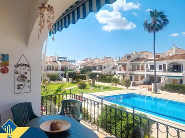 Bungalow mit Pool zum Verkauf in Pueblo Latino