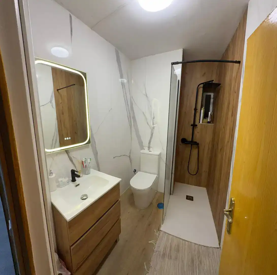 Bathroom of Flat for rent in Alcorcón  with Air Conditioner, Furnished and Balcony