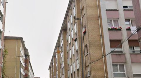 Foto 3 de Piso en venta en Calle Ampurdan, Pumarín, Gijón