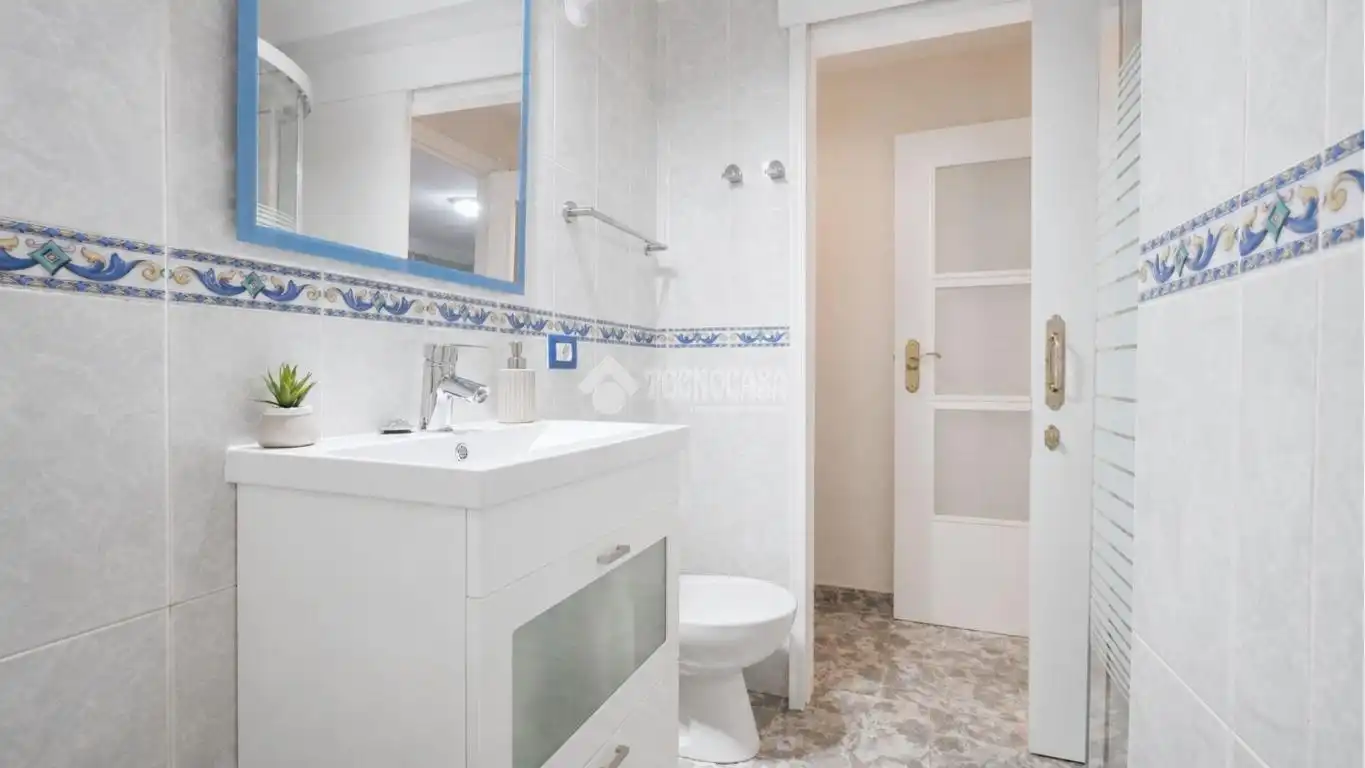 Bathroom of Flat for sale in Santa Cruz de Tenerife