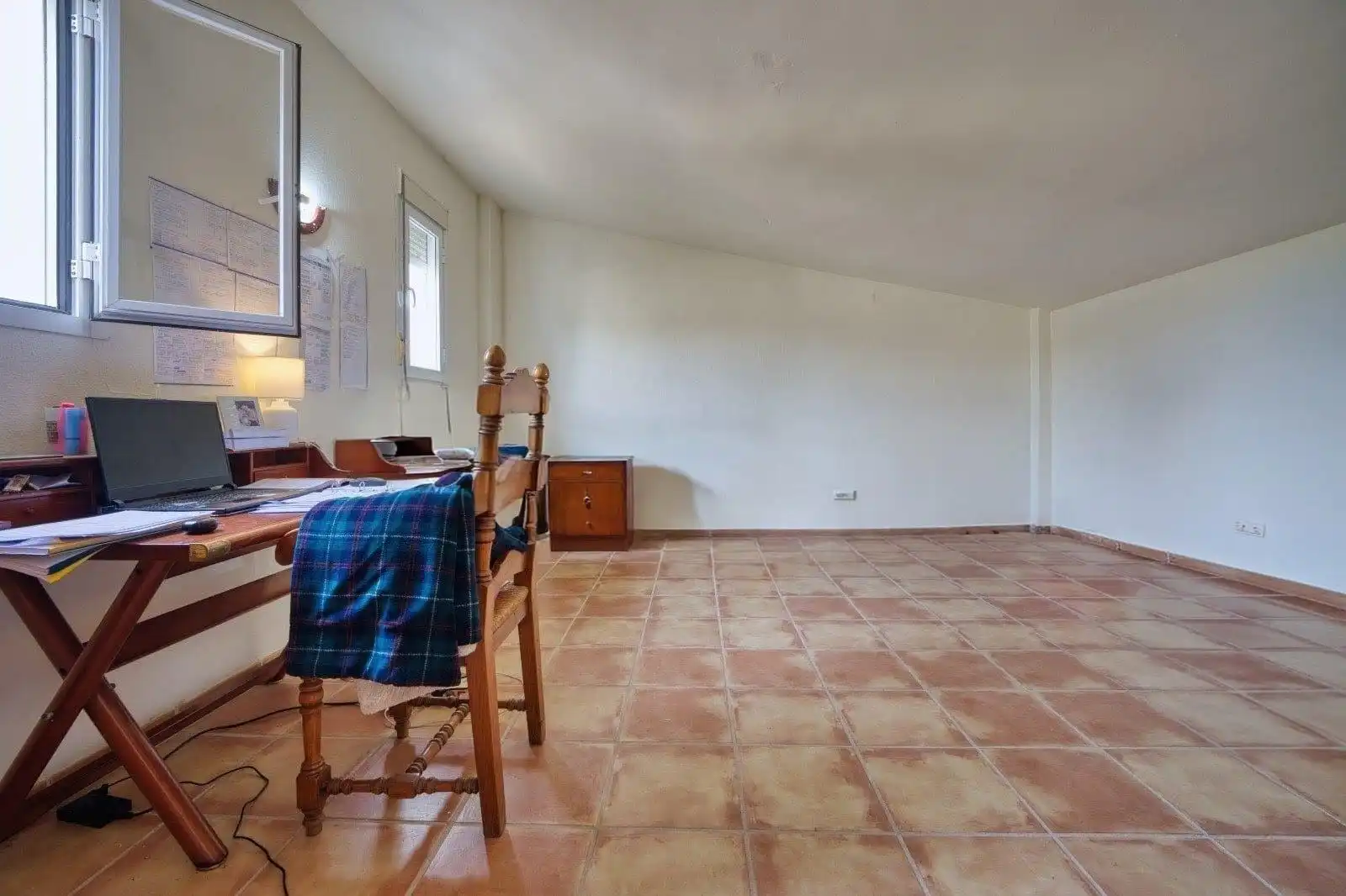 Sala d'estar de Casa o xalet en venda en Espartinas amb Jardí privat, Terrassa i Traster