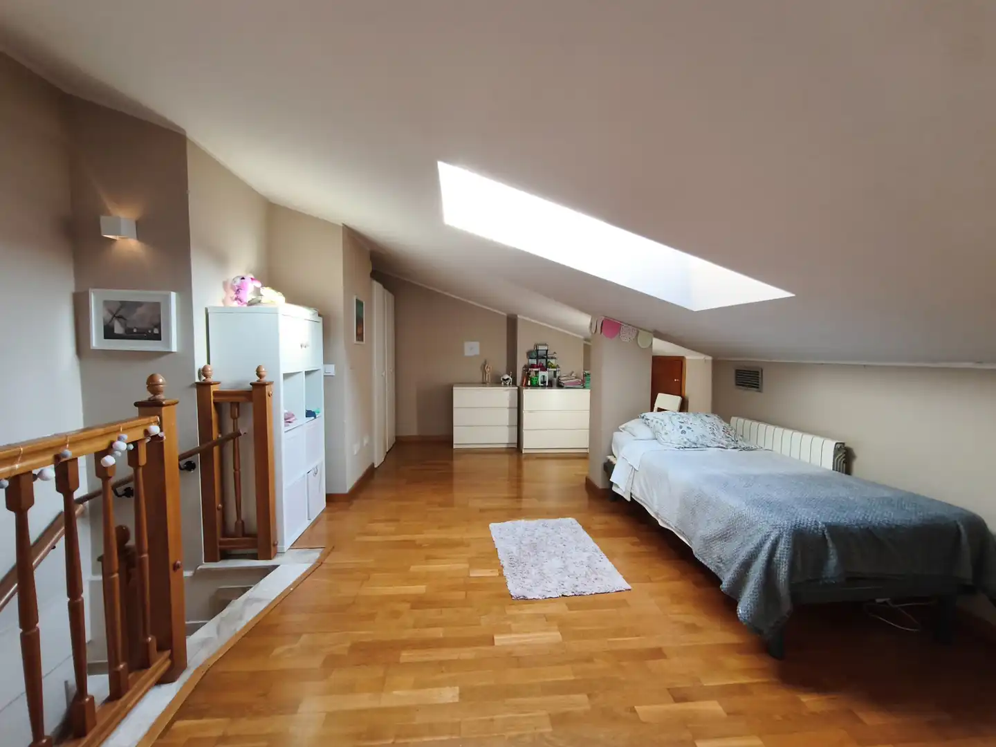 Habitación de Dúplex en venta en Girona con Aire acondicionado, Calefacción y Parquet
