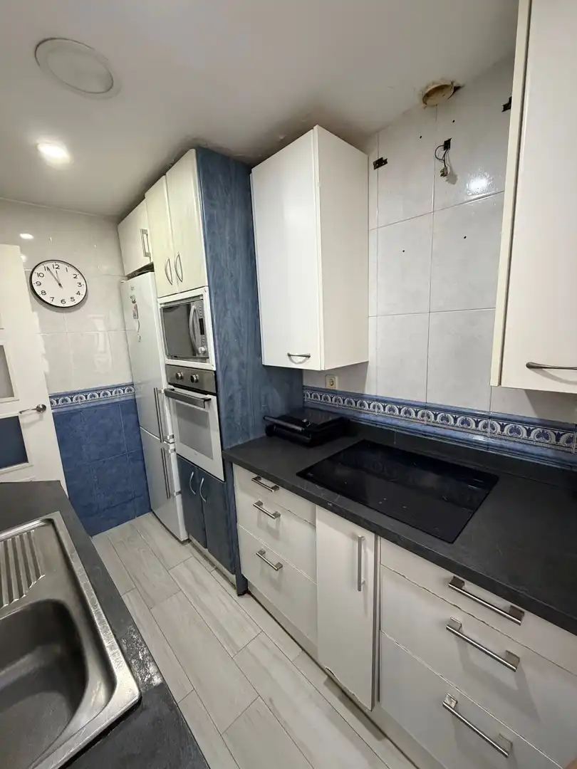 Flat for sale in Reyes Católicos