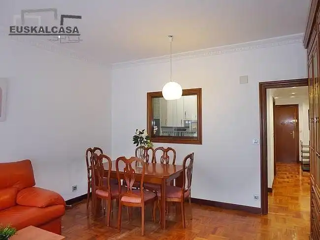 Comedor de Apartamento en venta en Bilbao  con Trastero y Balcón