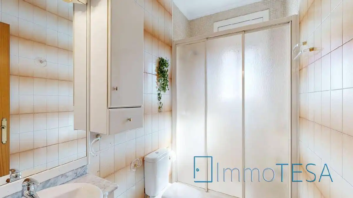 Baño de Casa o chalet en venta en Barberà del Vallès con Aire acondicionado, Calefacción y Jardín privado