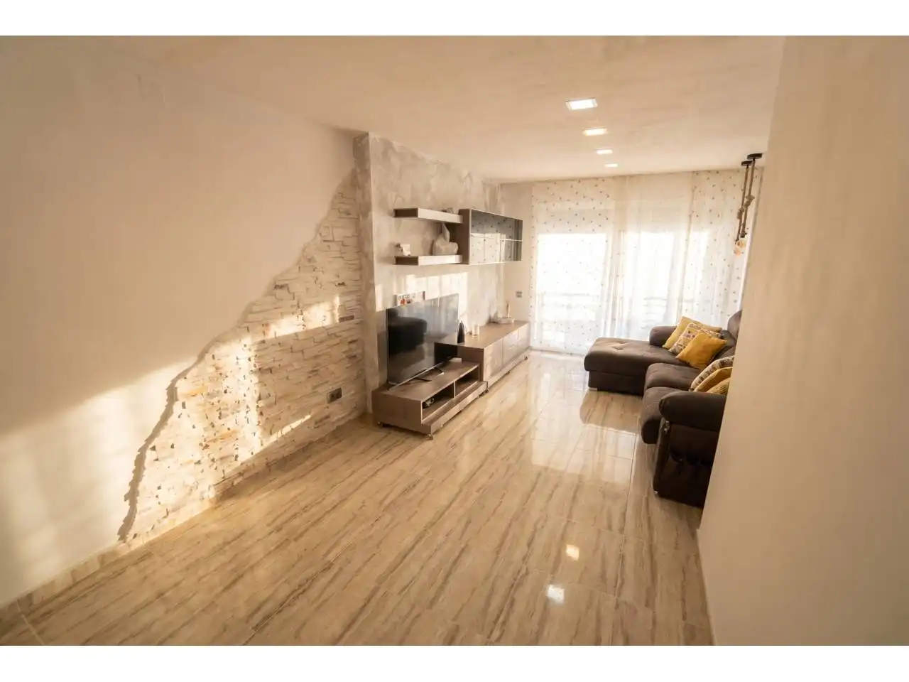 Sala de estar de Piso en venta en Castellar del Vallès con Aire acondicionado, Calefacción y Terraza