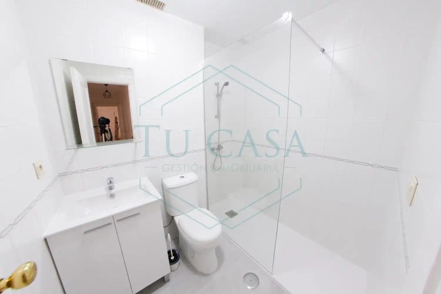 Badezimmer von Wohnung zur untervermieten in Puerto Real mit Möbliert
