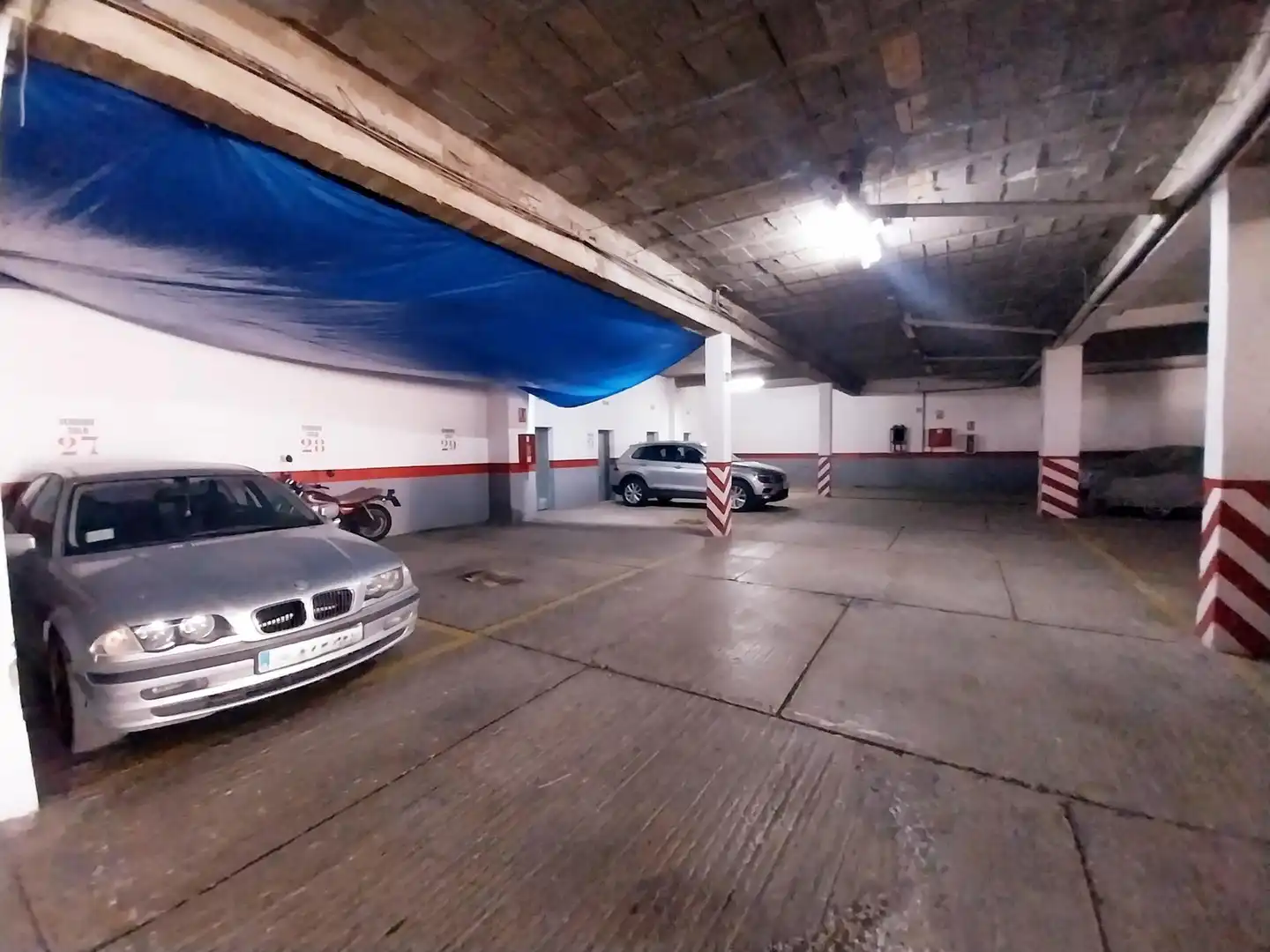 Parkplatz von Einfamilien-Reihenhaus zum Verkauf in Mijas mit Klimaanlage, Heizung und Terrasse