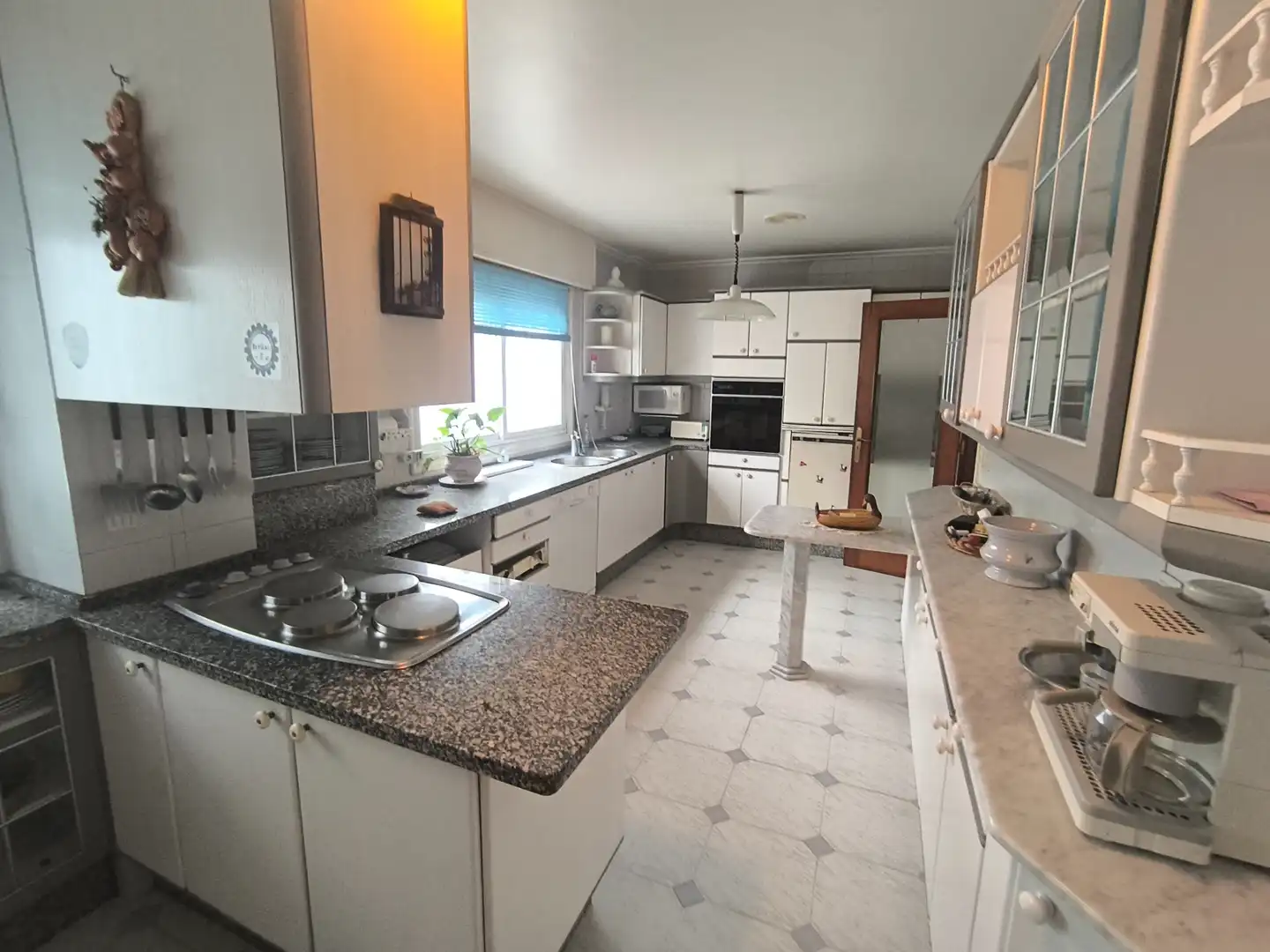 Cocina de Piso en venta en Pontevedra Capital  con Calefacción, Parquet y Trastero