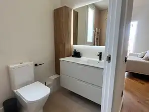 Badezimmer von Dachboden zum Verkauf in Madrid mit Klimaanlage, Heizung und Terrasse