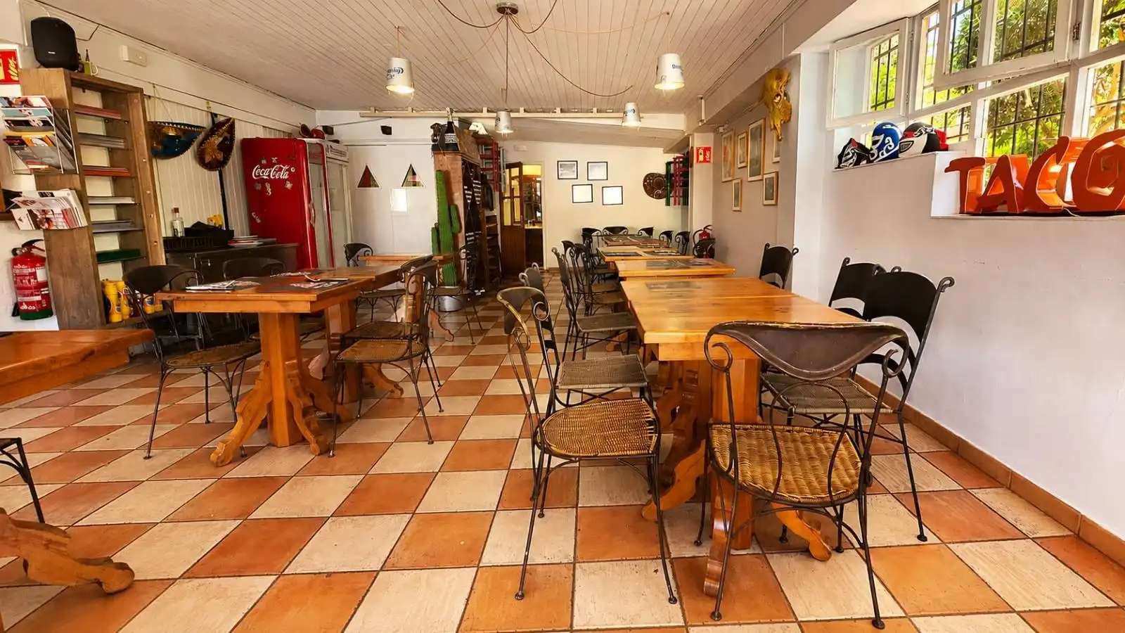 Local de alquiler en L'Estartit con Terraza