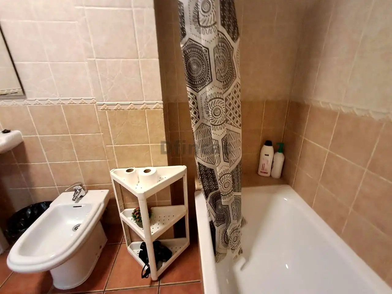 Baño de Piso en venta en Mora de Rubielos con Calefacción y Amueblado