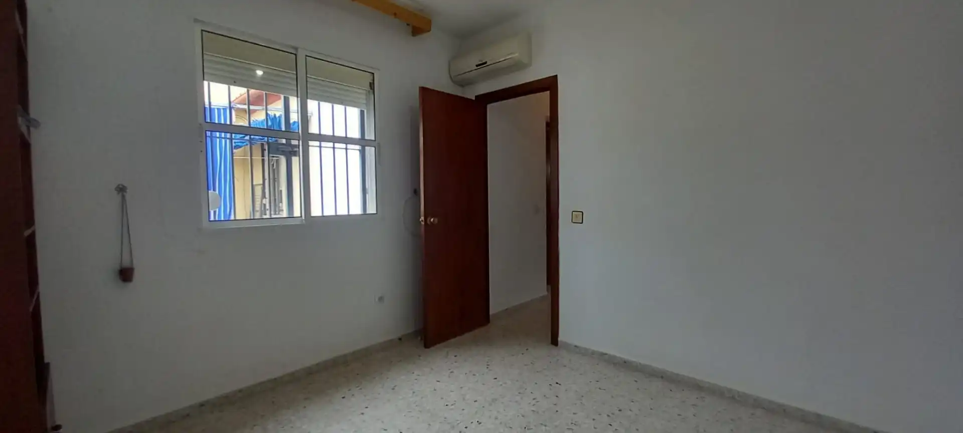 Habitación de Casa adosada en venta en Mairena del Aljarafe con Aire acondicionado, Calefacción y Terraza