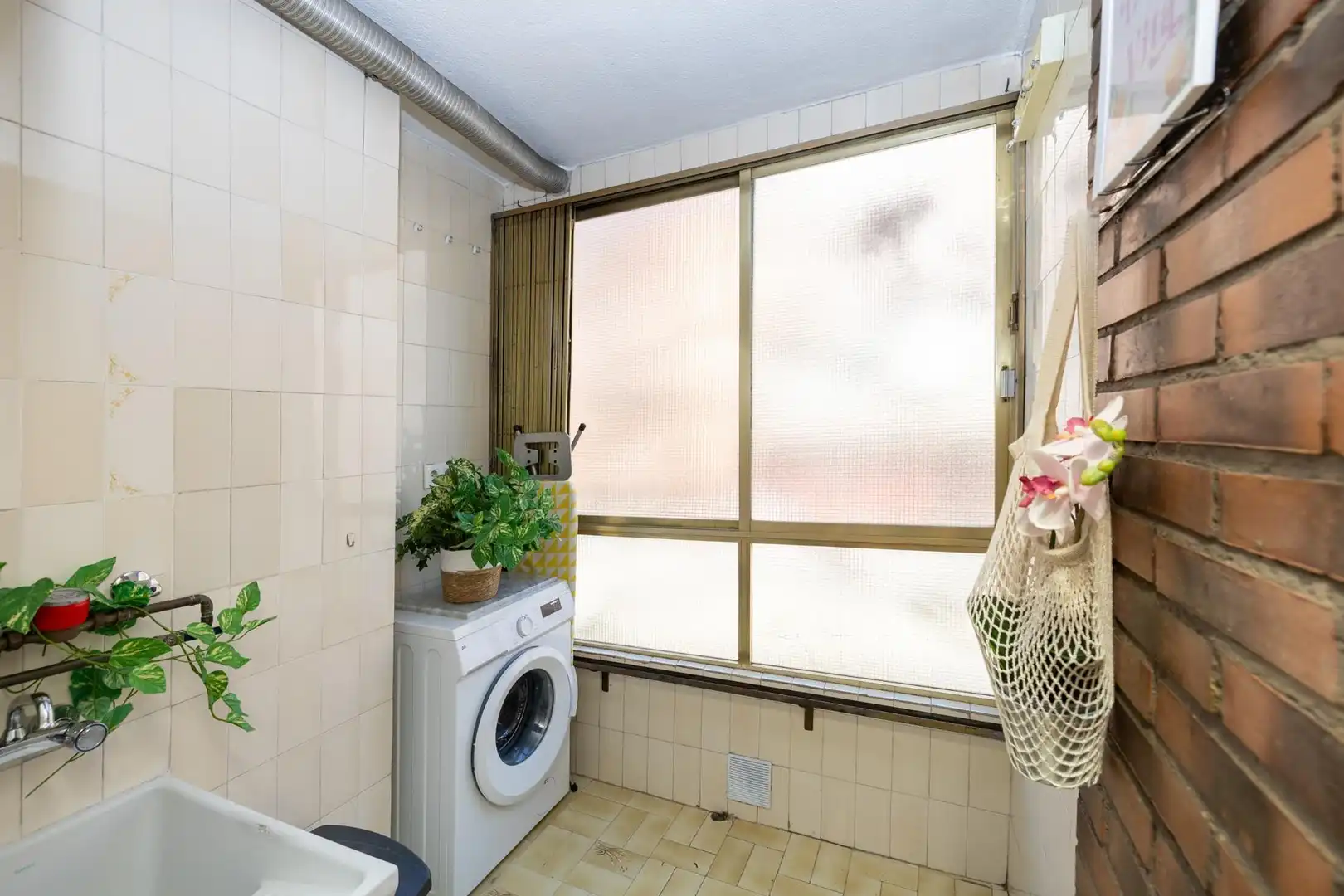 Baño de Piso en venta en Granada con Calefacción y Balcón