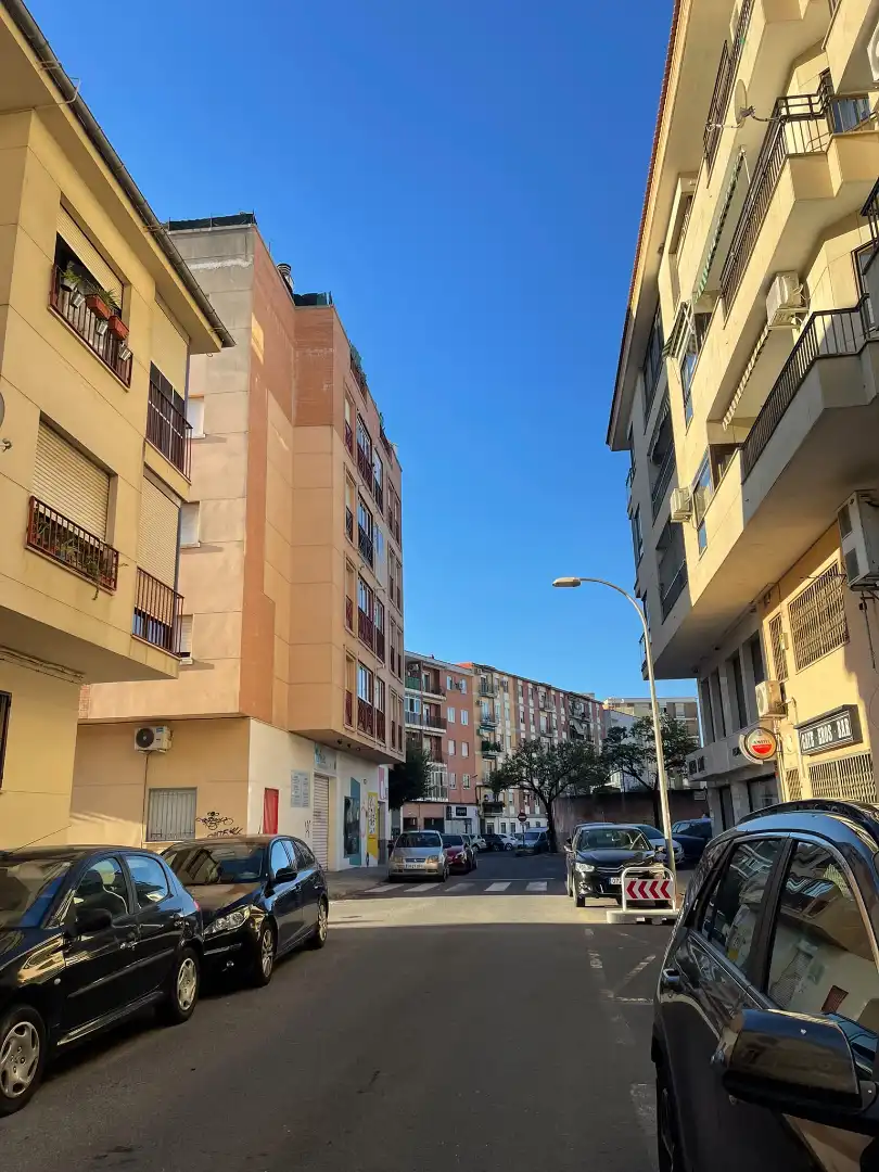 Vista exterior de Piso en venta en Miralvalle - Av. Virgen del Puerto - La Data 