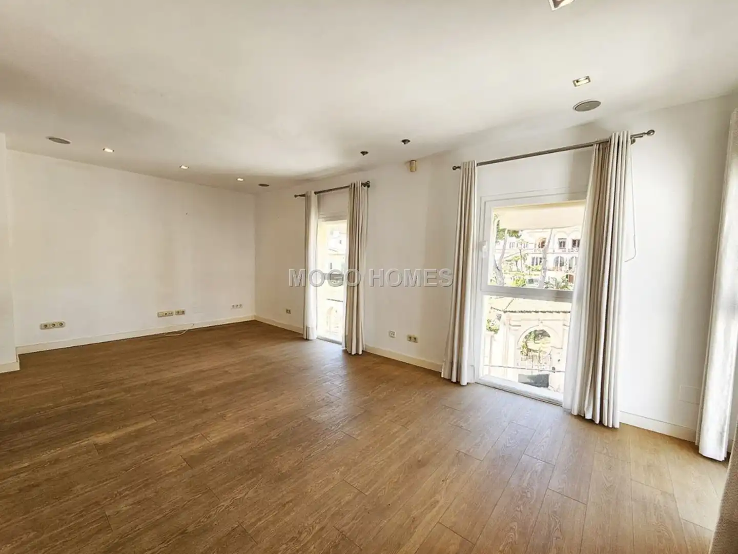 Living room of Attic for sale in  Palma de Mallorca  with Air Conditioner, Parquet flooring and Terrace