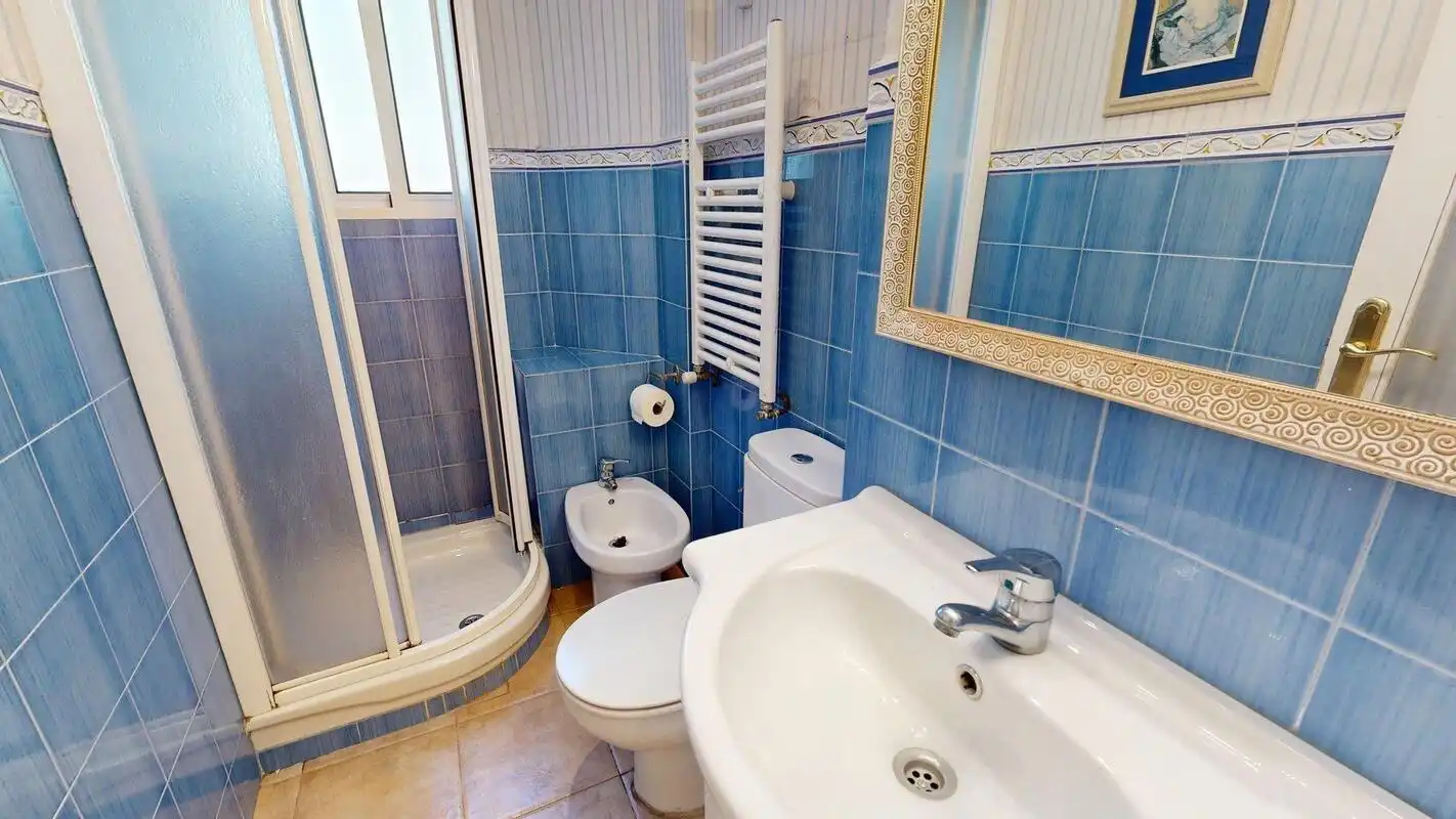 Badezimmer von Wohnung zum Verkauf in Zaragoza mit Klimaanlage und Heizung