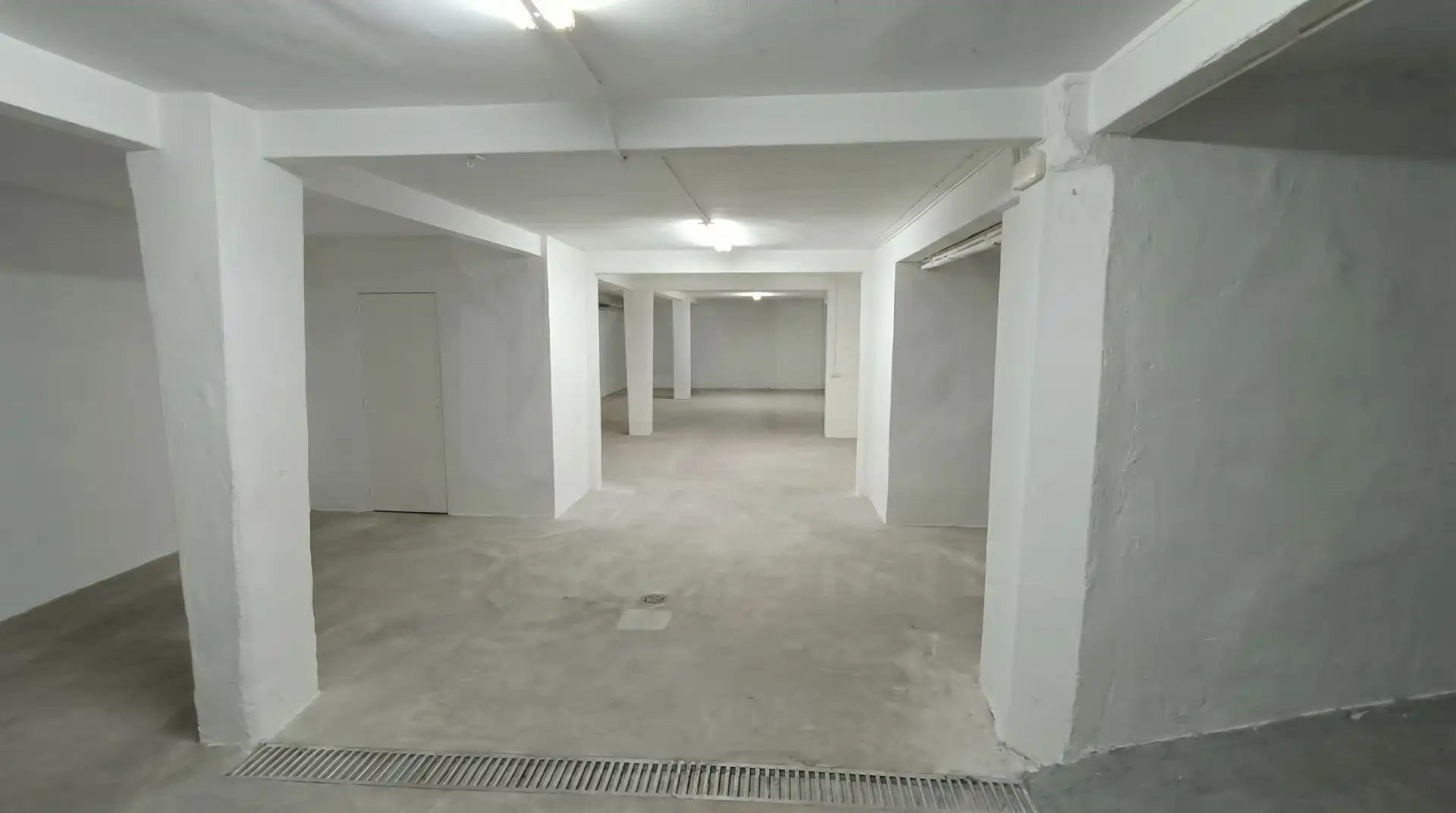 Garage for sale in Madrid