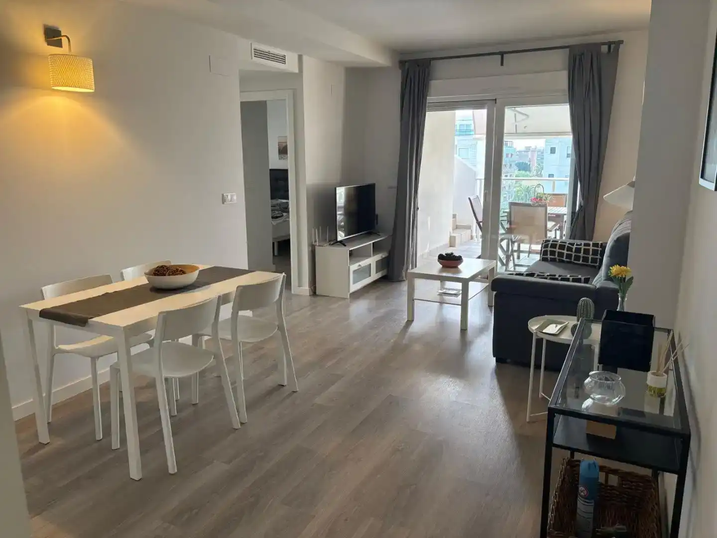 Wohnzimmer von Dachboden zur Miete in Daimús mit Klimaanlage, Schwimmbad und Balkon