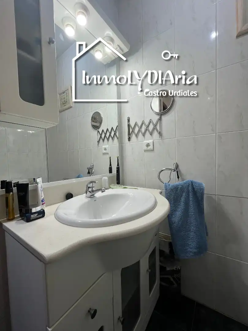 Baño de Piso en venta en Castro-Urdiales con Calefacción, Parquet y Terraza