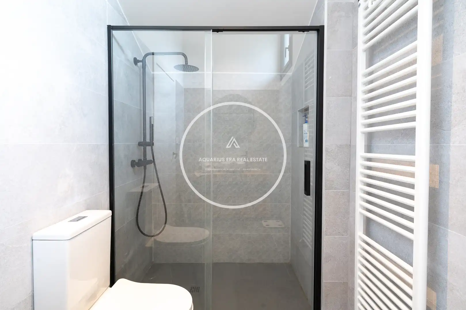 Baño de Casa o chalet en venta en Seva con Aire acondicionado, Calefacción y Jardín privado