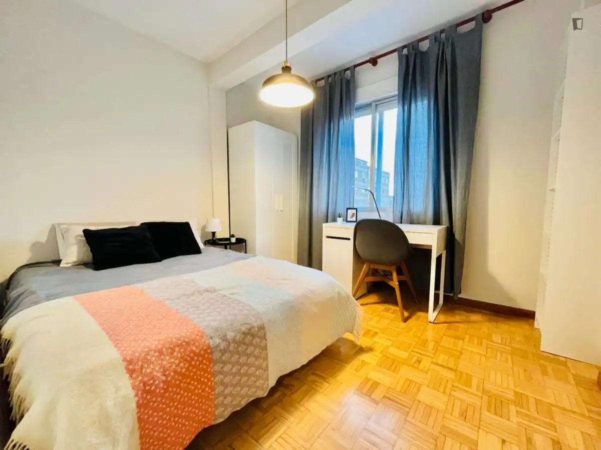 Habitación en Caballería Española
