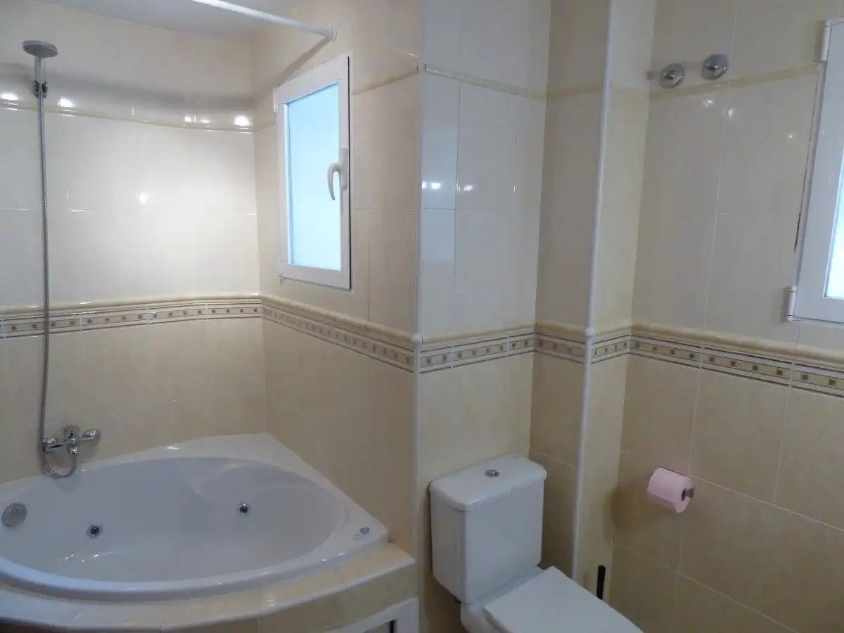 Bathroom of Detached homes for sale in Callosa d'en Sarrià  with Air Conditioner, Heating and Private garden