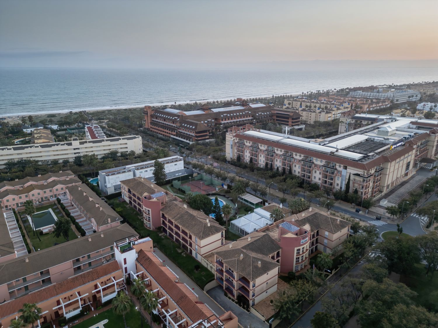Vista exterior de Apartament de lloguer en Islantilla amb Terrassa, Moblat i Piscina comunitària
