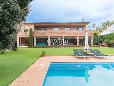 Casa con piscina en venta en Ramon Llull