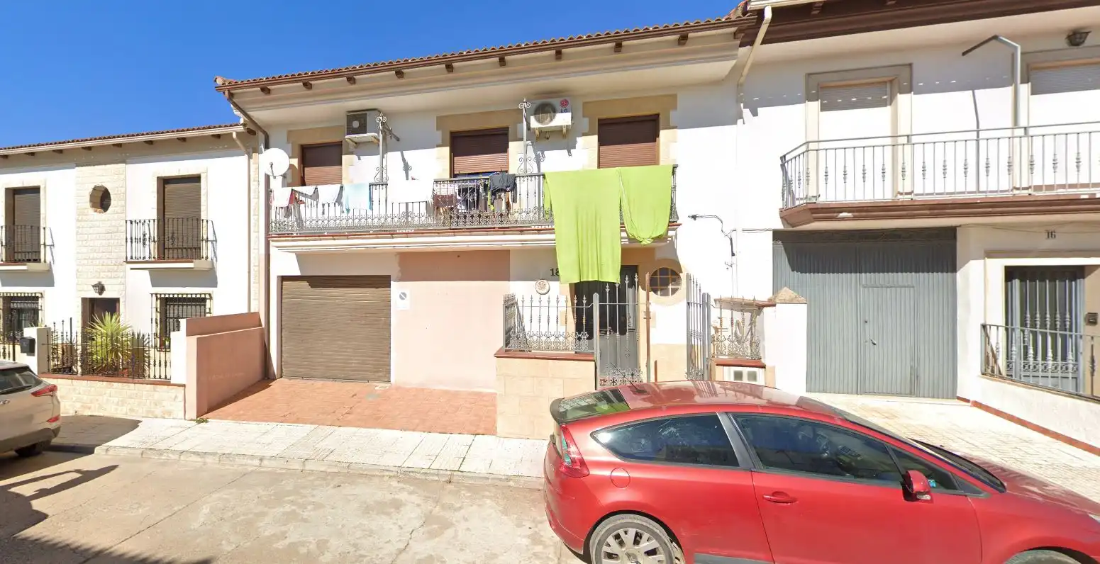 Adossat en venda a Baños de la Encina