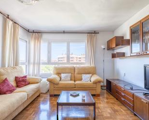 Living room of Apartment to rent in  Zaragoza Capital