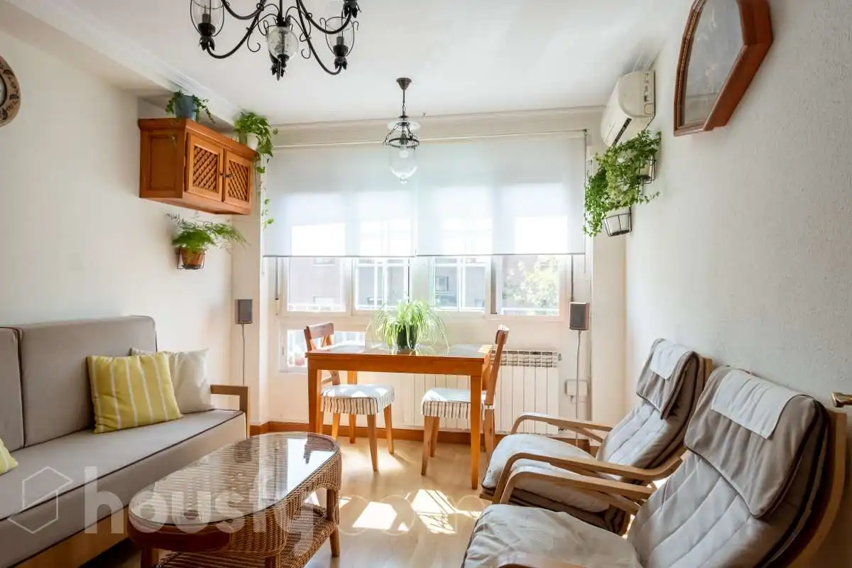 Sala d'estar de Pis de lloguer en  Madrid Capital amb Aire condicionat, Calefacció i Moblat