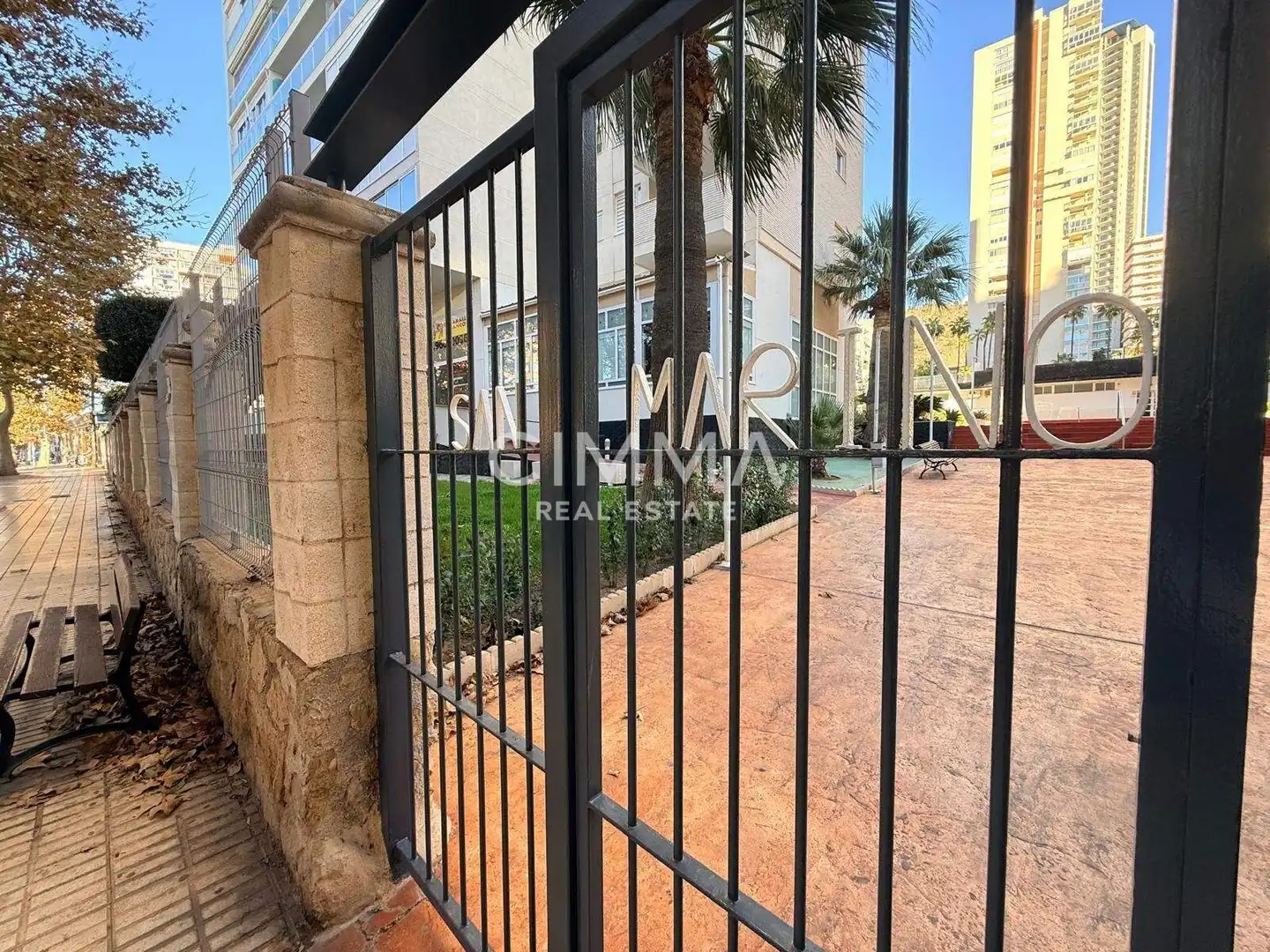 Vista exterior de Apartamento en venta en Benidorm con Aire acondicionado, Jardín privado y Terraza