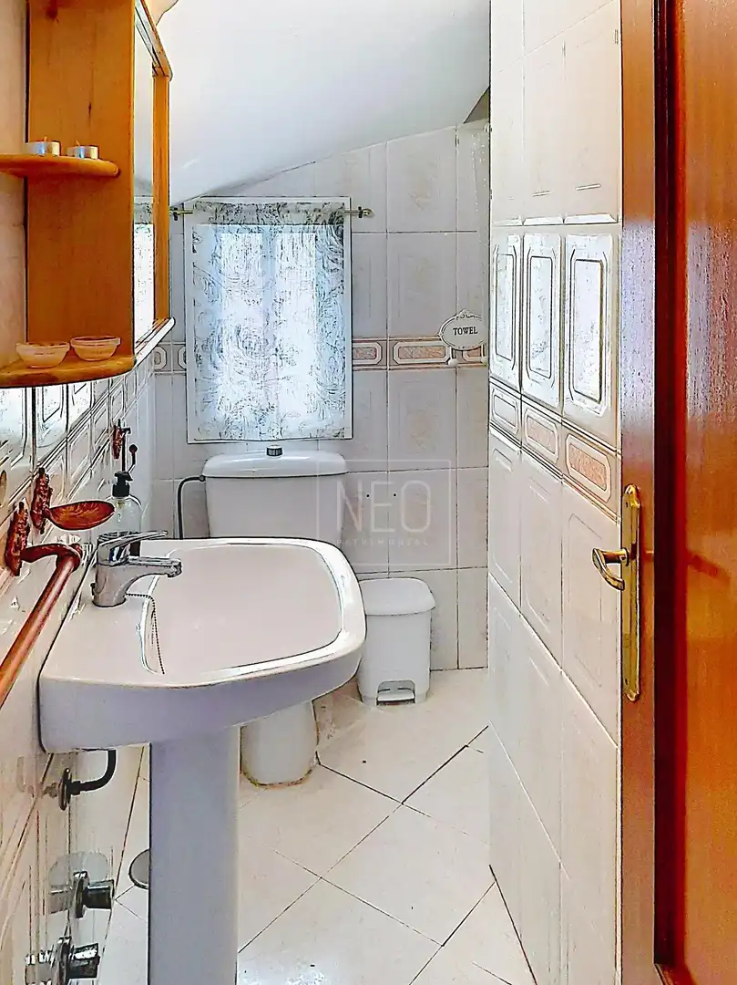 Baño de Casa o chalet en venta en Cúllar Vega con Aire acondicionado, Calefacción y Jardín privado